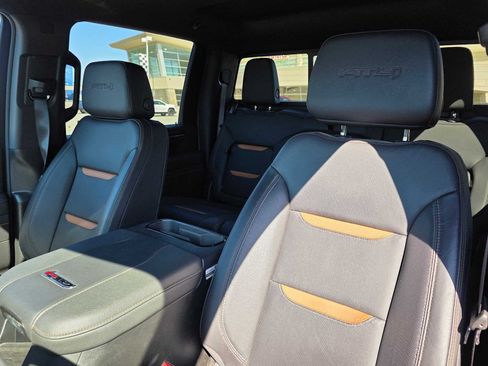 Used 2025 GMC Sierra 2500 AT4 w/ Technology Package AWD/4WD image 21