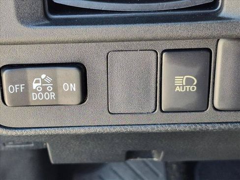 Used 2018 Toyota Tacoma SR5 RWD image 12