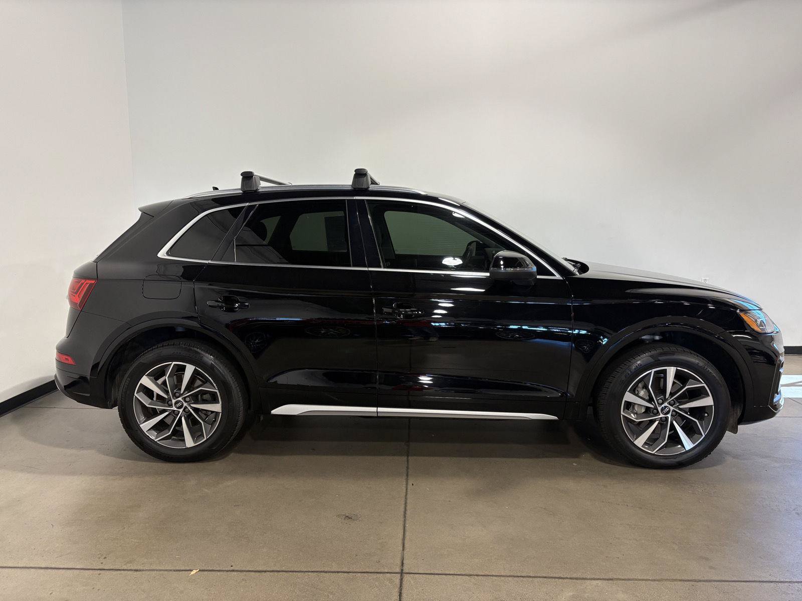 Used 2021 Audi Q5 2.0T Premium w/ Convenience Package AWD/4WD image 2