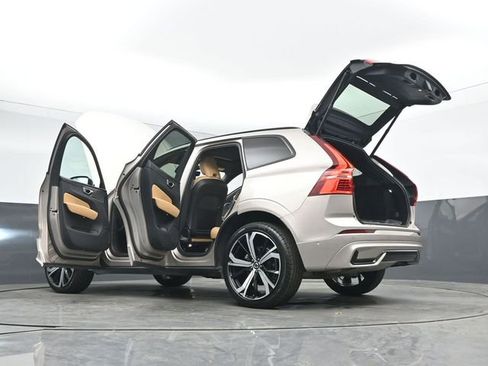Used 2023 Volvo XC60 B5 Ultimate w/ Protection Package Premier AWD/4WD image 56
