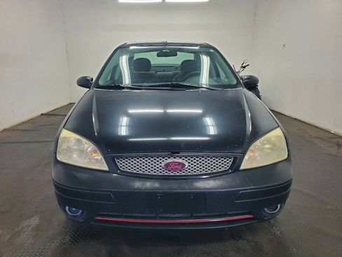 Used 2005 Ford Focus ST FWD image 2