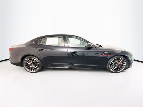 Used 2021 Maserati Quattroporte Trofeo image 32