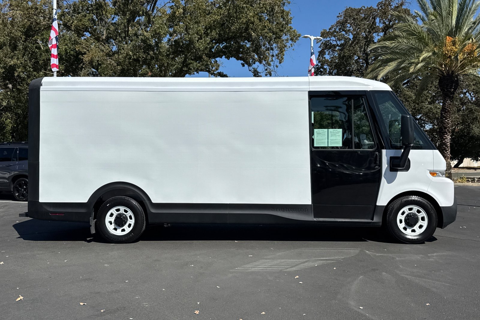 Used 2023 Chevrolet Brightdrop 600 w/ Active Safety Package 2 AWD/4WD image 2
