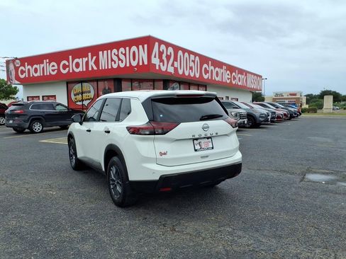 Used 2025 Nissan Rogue S FWD image 3