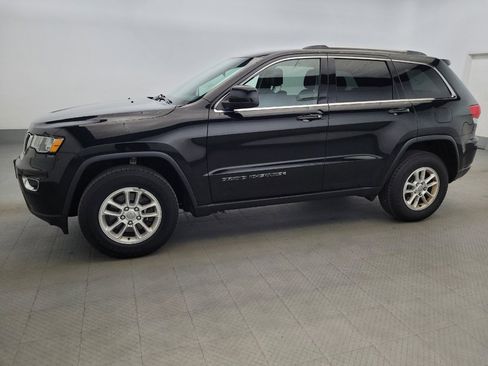Used 2019 Jeep Grand Cherokee Laredo AWD/4WD image 2