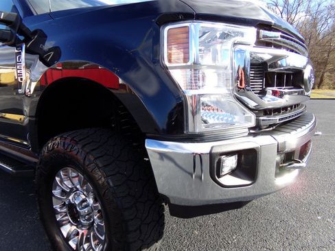 Used 2021 Ford F250 XLT w/ XLT Premium Package image 6