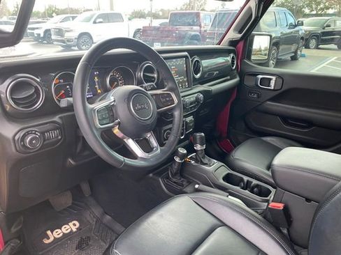 Used 2022 Jeep Wrangler Unlimited Sahara image 13