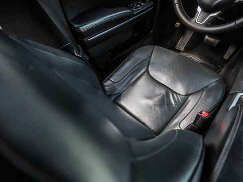 Used 2015 Chrysler 300 C RWD image 48