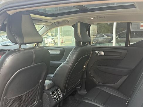 Used 2024 Volvo XC40 B5 Plus AWD/4WD image 22
