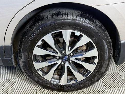 Used 2017 Subaru Outback 2.5i Limited image 11