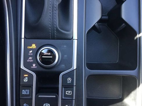 Used 2023 Kia Sorento LX image 13