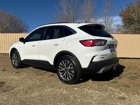 Certified 2022 Ford Escape Titanium w/ Class II Trailer Tow Package image 5