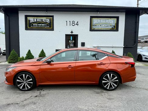 Used 2020 Nissan Altima 2.5 SR w/ Premium Package FWD image 2