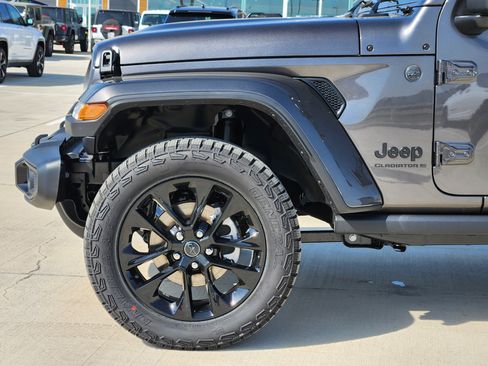 New 2025 Jeep Gladiator Nighthawk image 5