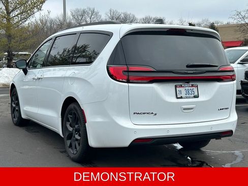 New 2026 Chrysler Pacifica Limited w/ S Appearance Package image 5