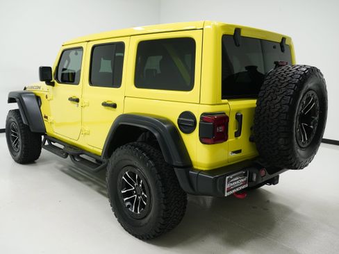 Used 2024 Jeep Wrangler Unlimited Rubicon w/ XTREMEE 35" Tire Package image 6
