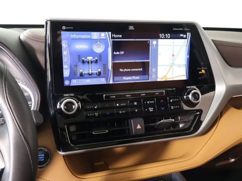 Used 2022 Toyota Highlander Platinum image 5