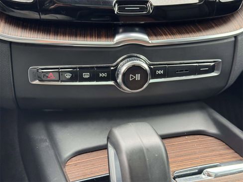 Certified 2023 Volvo XC60 B5 Plus w/ Climate Package image 26