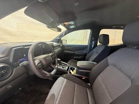 Used 2024 Chevrolet Colorado Trail Boss AWD/4WD image 17