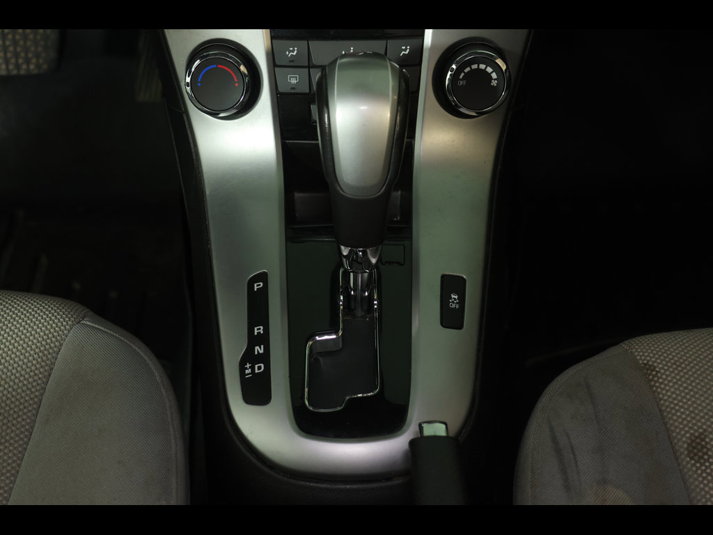 Used 2013 Chevrolet Cruze LT FWD image 19