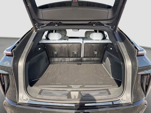 Used 2024 Cadillac Lyriq Sport image 27