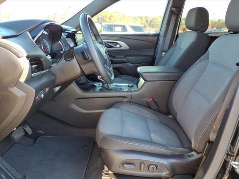 Certified 2023 Chevrolet Traverse LT image 3