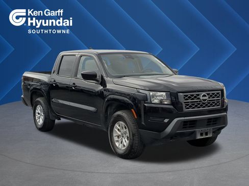 Used 2024 Nissan Frontier SV image 1