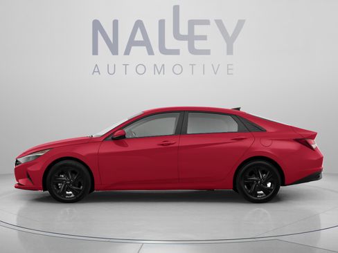 Used 2023 Hyundai Elantra SEL w/ Convenience Package FWD image 2