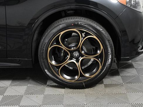 New 2025 Alfa Romeo Stelvio Sprint image 4