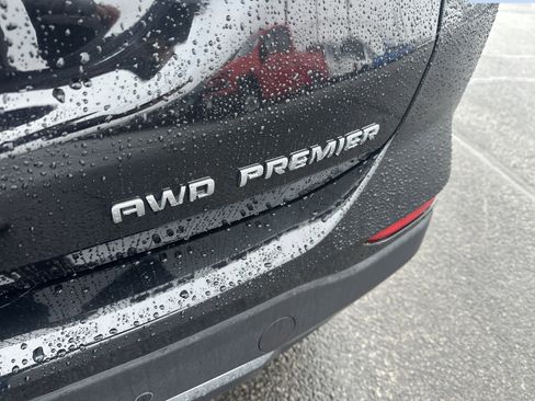 Used 2024 Chevrolet Equinox Premier image 5