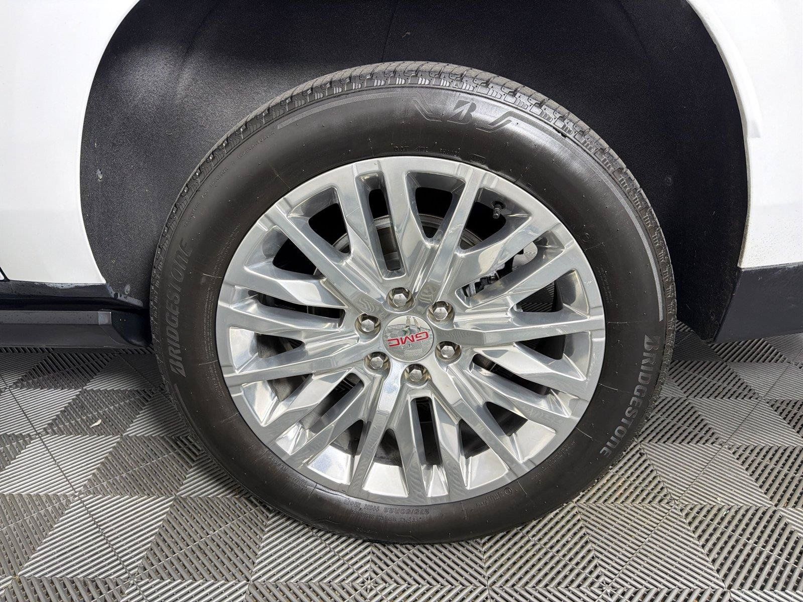 Used 2025 GMC Yukon XL Denali w/ Sun & Power Step Package RWD image 19