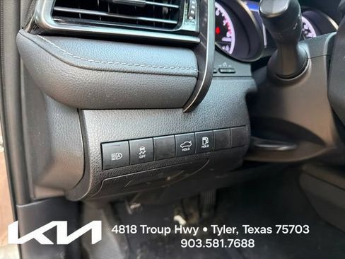 Used 2021 Toyota Camry SE FWD image 14