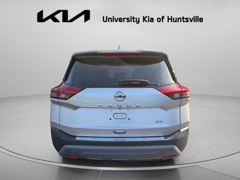 Used 2021 Nissan Rogue SV image 6