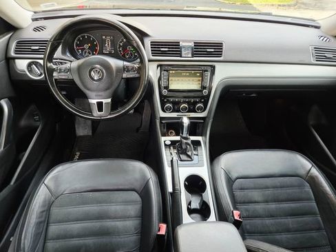 Used 2015 Volkswagen Passat 1.8T SEL Premium image 11