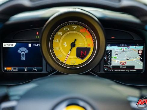 Used 2022 Ferrari F8 Tributo image 9