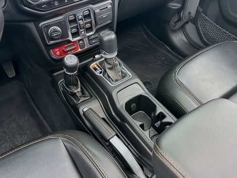 Used 2022 Jeep Gladiator Mojave w/ Cold Weather Group AWD/4WD image 6