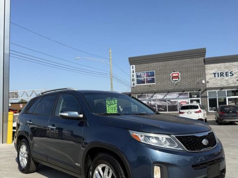 Used 2015 Kia Sorento LX image 1