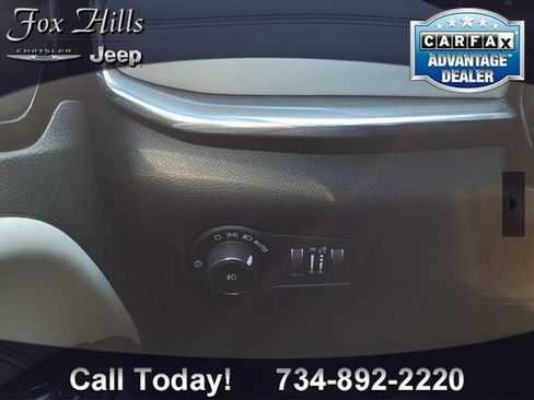 Used 2023 Jeep Compass Limited image 16