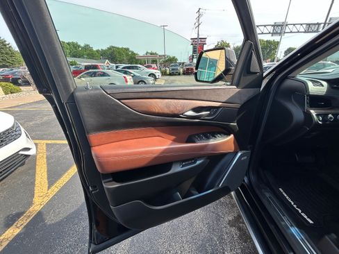 Used 2016 Cadillac Escalade Premium AWD/4WD image 10