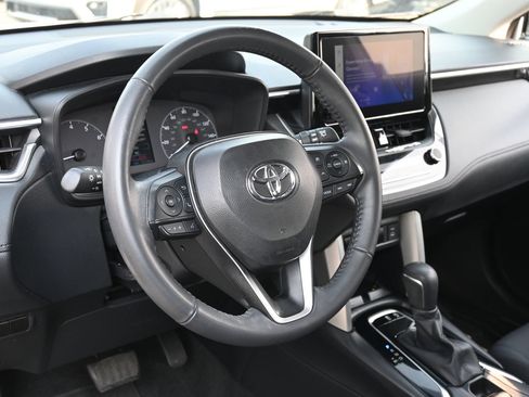 Used 2024 Toyota Corolla Cross LE AWD/4WD image 17