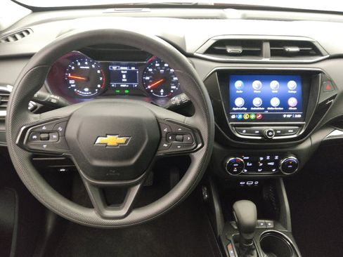 Used 2021 Chevrolet TrailBlazer LT w/ Convenience Package FWD image 22
