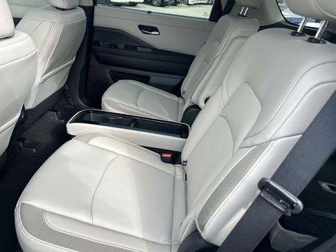 New 2026 Nissan Pathfinder SL w/ SL Premium Package AWD/4WD image 18