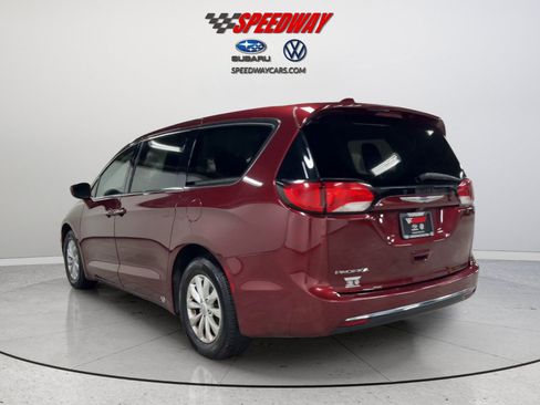 Used 2018 Chrysler Pacifica Touring Plus FWD image 8