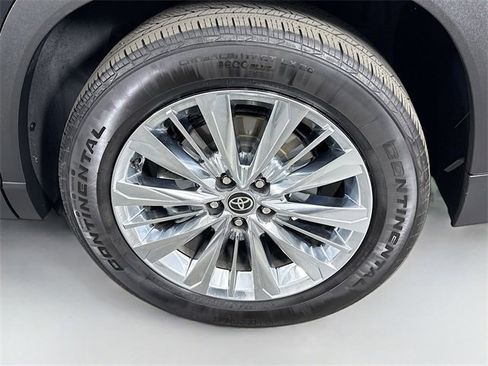 Used 2024 Toyota Grand Highlander Platinum image 32