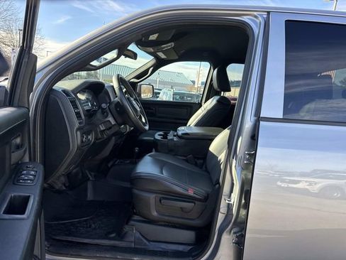 Used 2022 RAM 2500 Tradesman w/ Chrome Appearance Group image 17