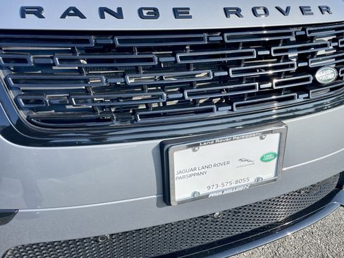 Certified 2026 Land Rover Range Rover Velar Dynamic SE AWD/4WD image 32