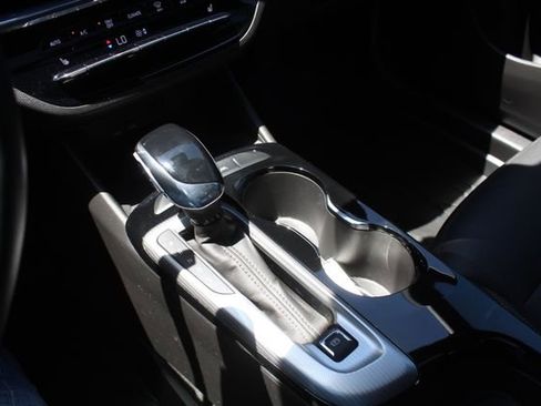 Used 2025 Buick Envista Avenir FWD image 30