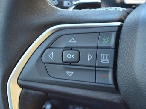 New 2025 Jeep Grand Cherokee Limited w/ Black Appearance Package image 17