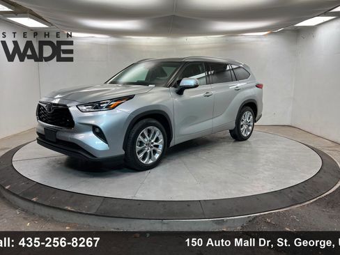 Used 2020 Toyota Highlander Limited image 1