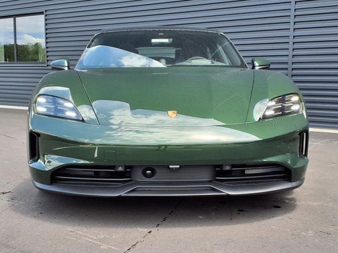 New 2025 Porsche Taycan image 32